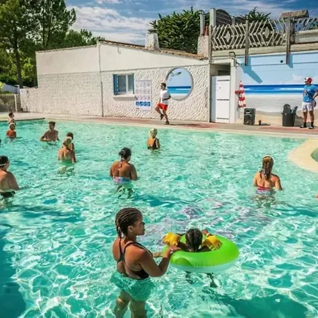 Zecamping Animations Espace Aquatique Piscine Couverte Et Restaurant Κάμπινγκ *