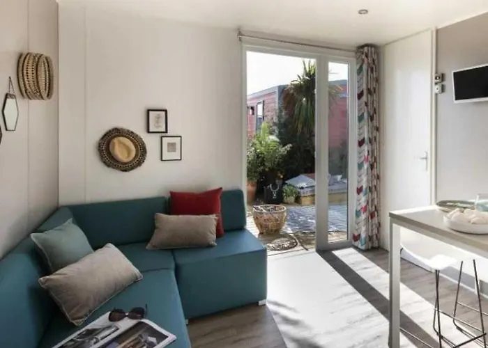 Zecamping Animations Espace Aquatique Piscine Couverte Et Restaurant * サンティレール・ド・リエ